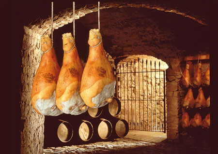 Prosciutto di Parma lufttrocknen lufttrocknender Prosciutto di Parma