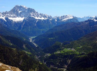 Montagnes au nord du Piémont