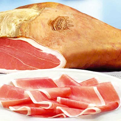 Jambon de Parme fraîchement coupé