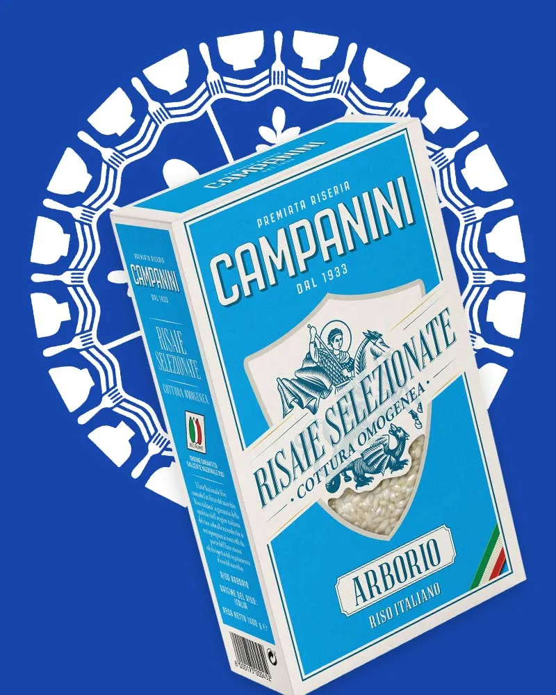 Italienischer Reis für Risotto - superfein – mit passenden Accessoires arrangiert