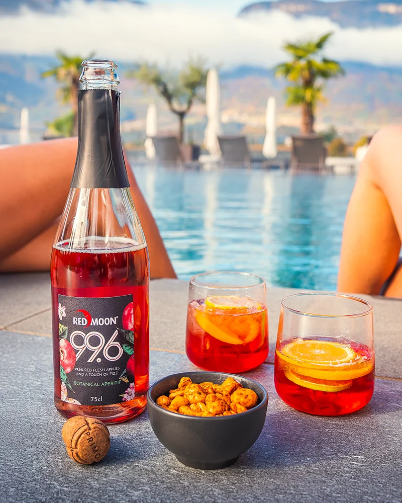 Red Moon 99.6 Sparkling - sans alcool Red Moon 99.6 Sparkling - alkoholfrei – ansprechend in Szene gesetzt