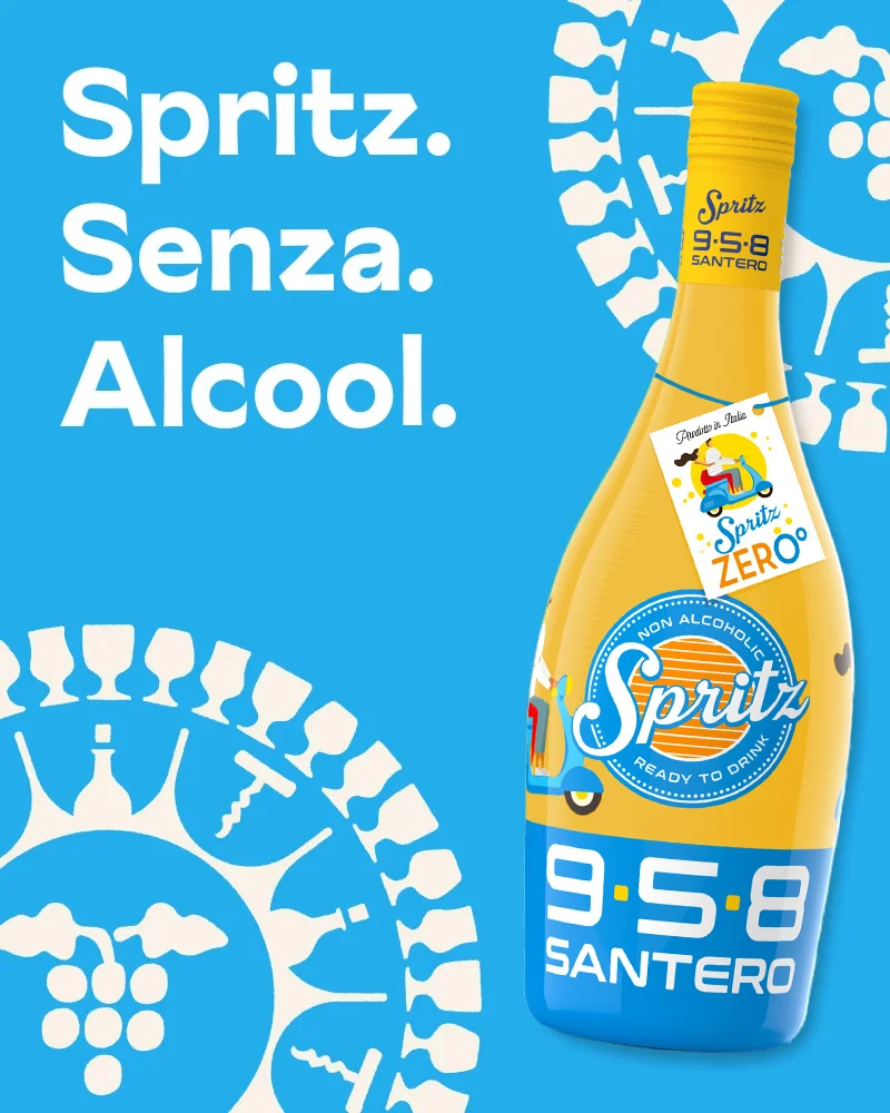 Alkoholfreier Spritz – Flasche im Hintergrund