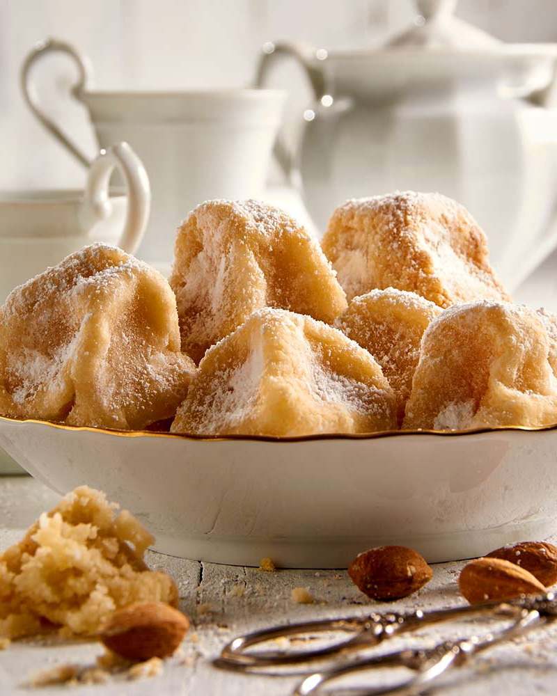 Amaretti alla mandorla Amaretti alla mandorla