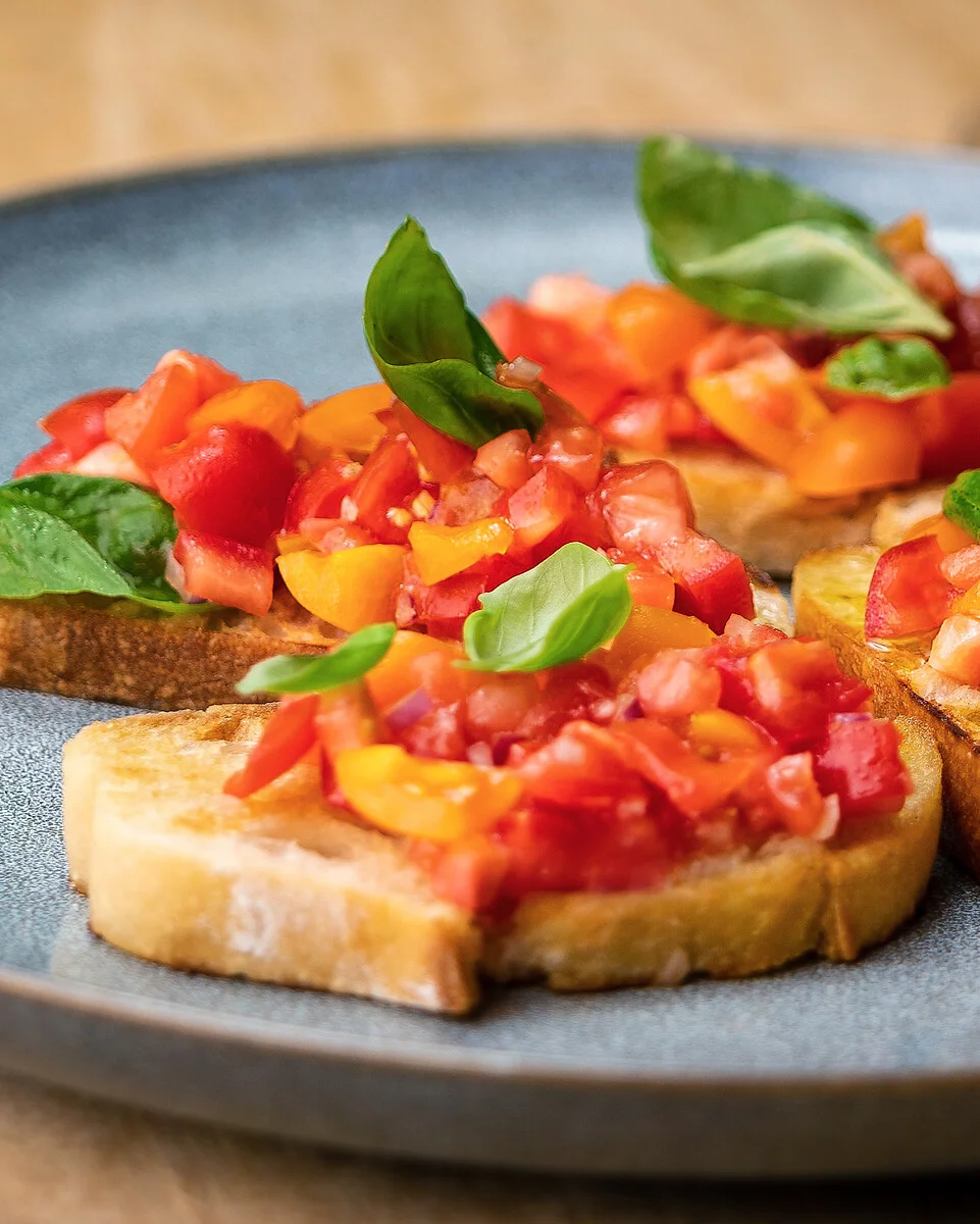 Das Olivenöl eignet sich bestens für Bruschetta