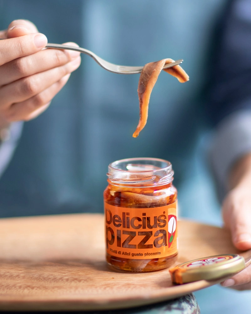 Pikante Sardellenfilets - für Pizza – ansprechend in Szene gesetzt