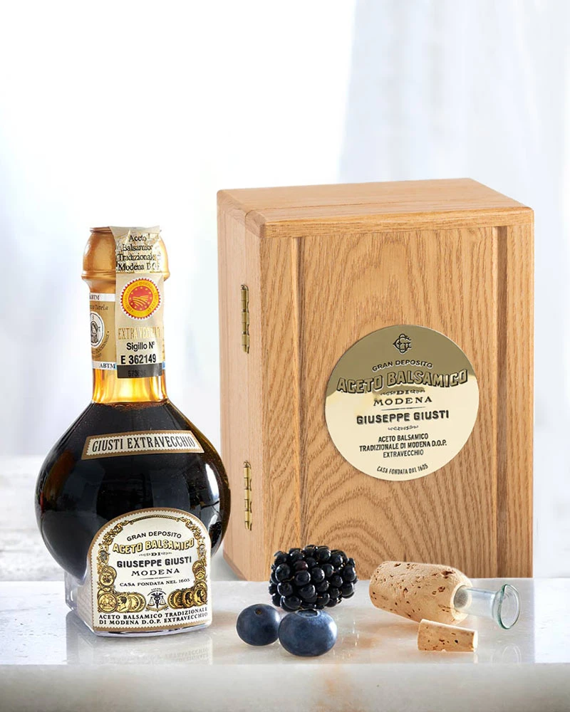 Tradizionale di Modena DOP - extra vecchio Aceto Balsamico Tradizionale DOP - extra vecchio – ansprechend in Szene gesetzt