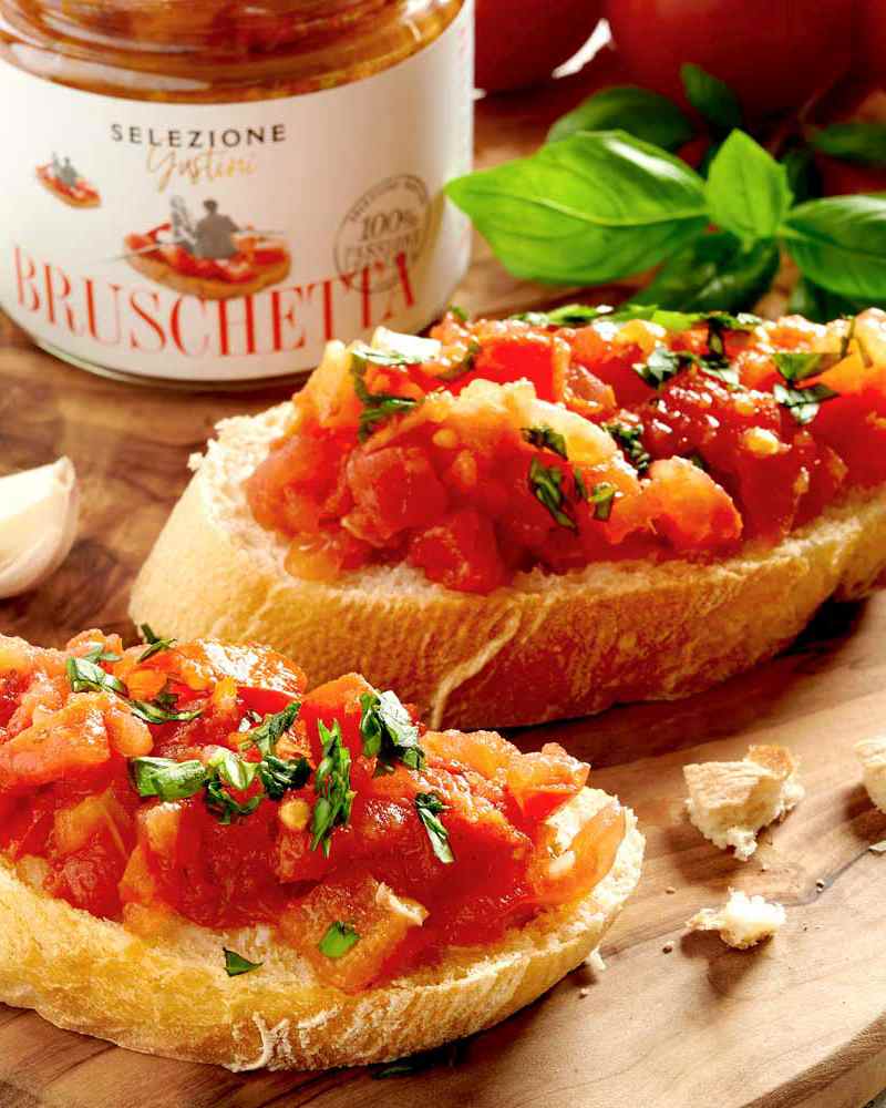 Bruschetta de tomates fraîches Bruschetta aus frischen Tomaten