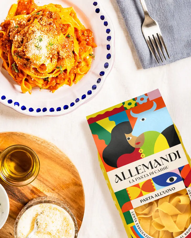Pappardelle - Pâtes premium aux œufs Pappardelle - Premiumpasta mit Ei – ansprechend in Szene gesetzt