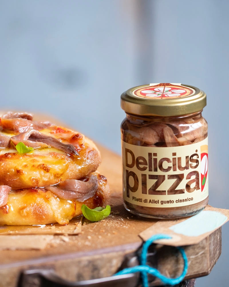 Filets d'anchois - pour pizza Sardellenfilets - für Pizza – ansprechend in Szene gesetzt