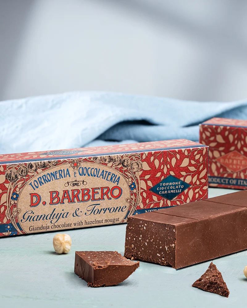 Chocolat au nougat - avec des éclats de torrone Chocolat au nougat - avec des éclats de torrone