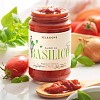 Un bocal de fraîcheur ! Les meilleures tomates aromatiques d'Italie mêlées au basilic frais sont conservées dans le verre pour un sugo aromatique intense. Divin pour accompagner vos plats de pâtes.