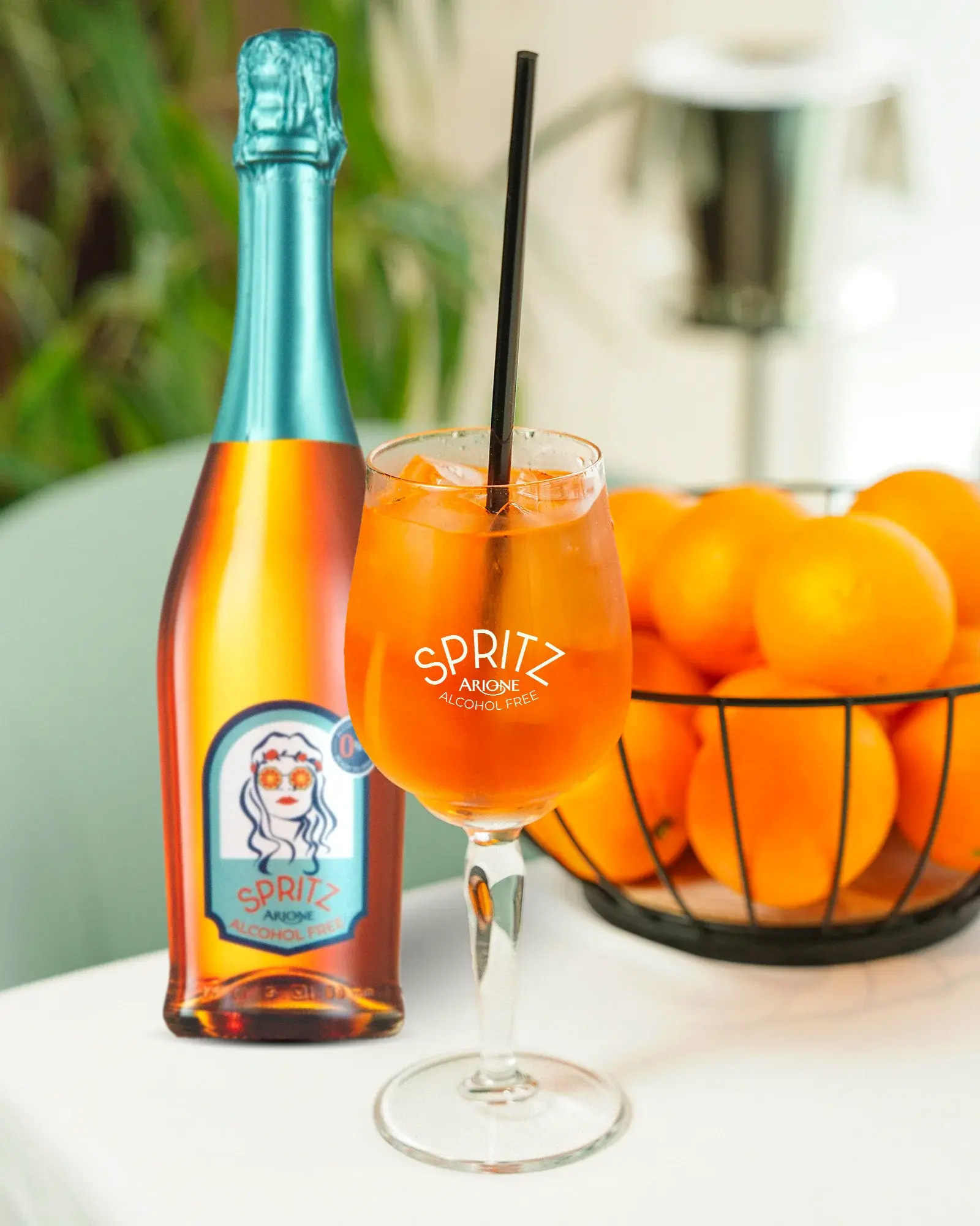 Spritz - apéritif sans alcool Spritz – alkoholfreier Aperitif – ansprechend in Szene gesetzt